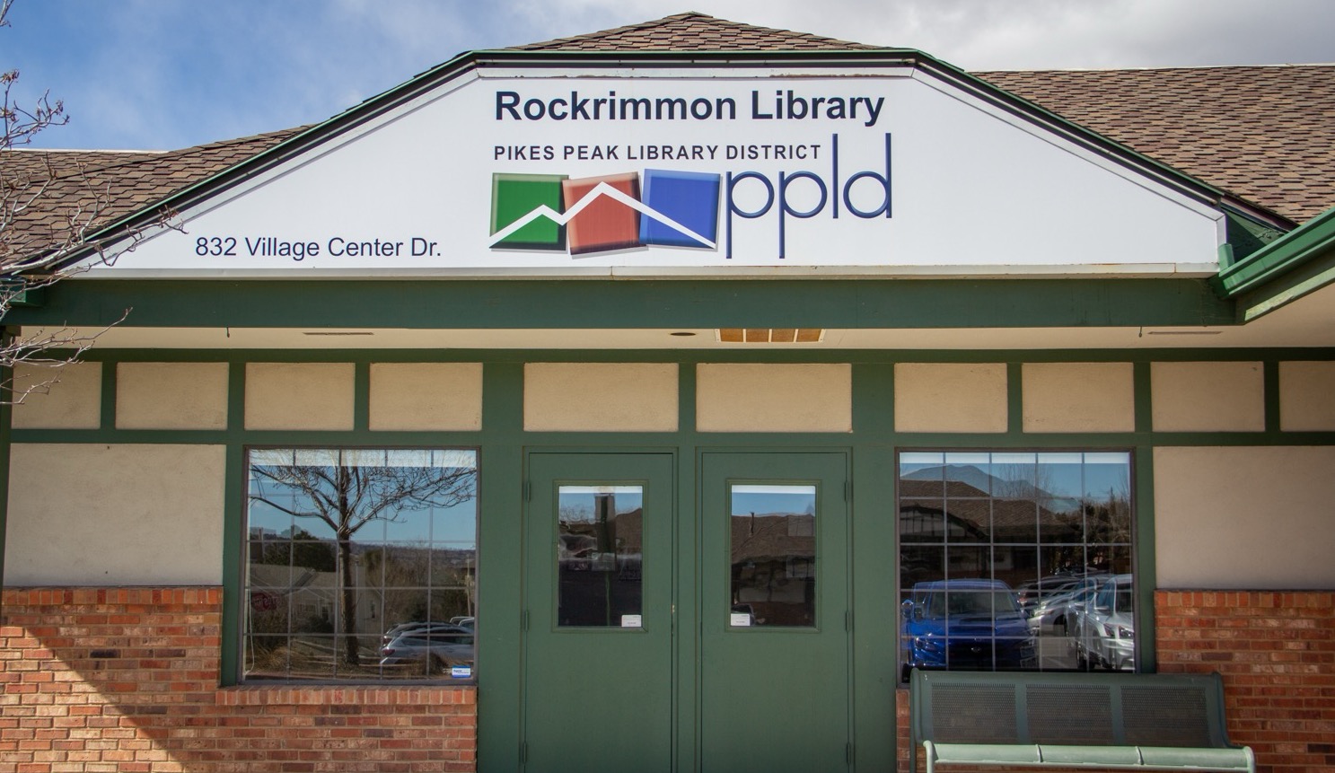 Rockrimmon Library Exterior entrance