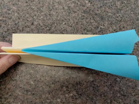 FOLDING SCISSORS.Take on airplanes